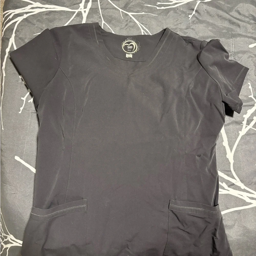 Assorted Scrubs - Picture 4 of 9